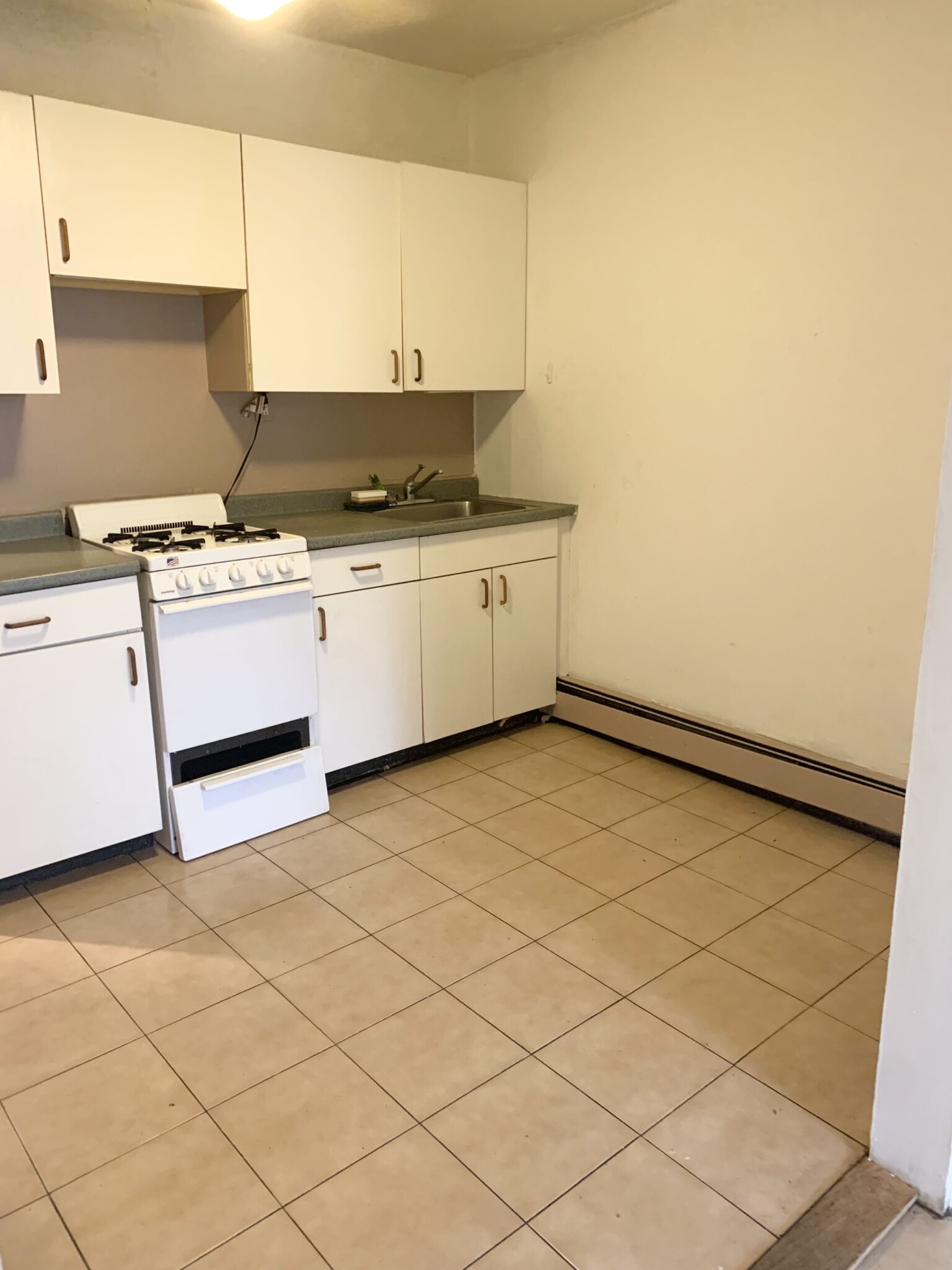 8 Parker Hill Ave, Mission Hill