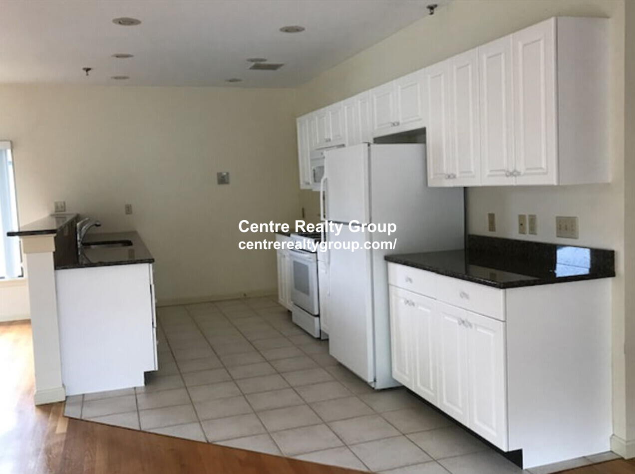 3 Beds, 2.5 Baths apartment in Newton for $4,500