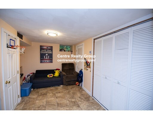 72 Ripley St, Newton
