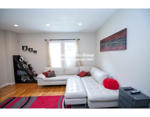 72 Ripley St, Newton