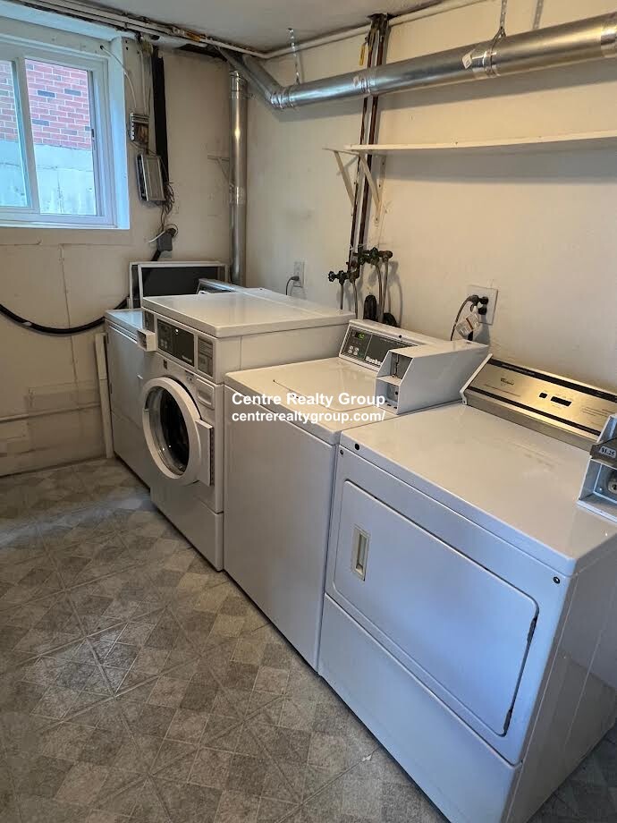 20 Coolidge Hill Rd, Watertown