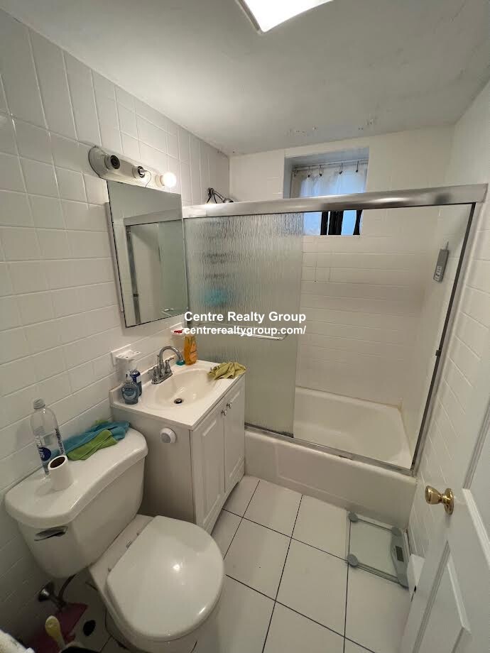 20 Coolidge Hill Rd, Watertown