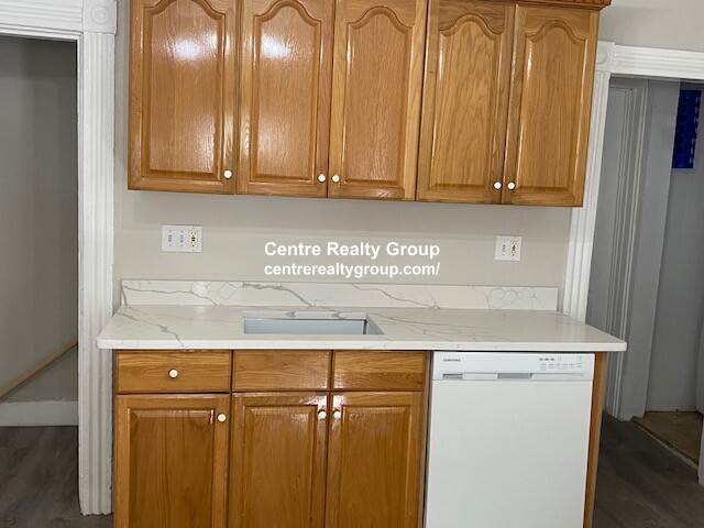 66 R Foster St, Brighton