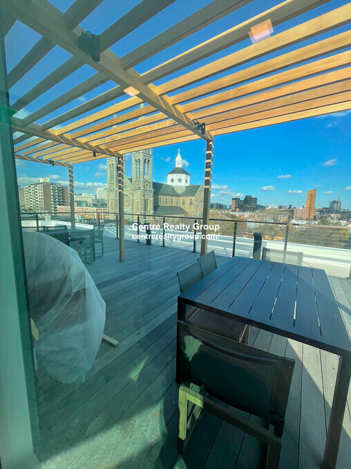 9 11 Burney, Mission Hill