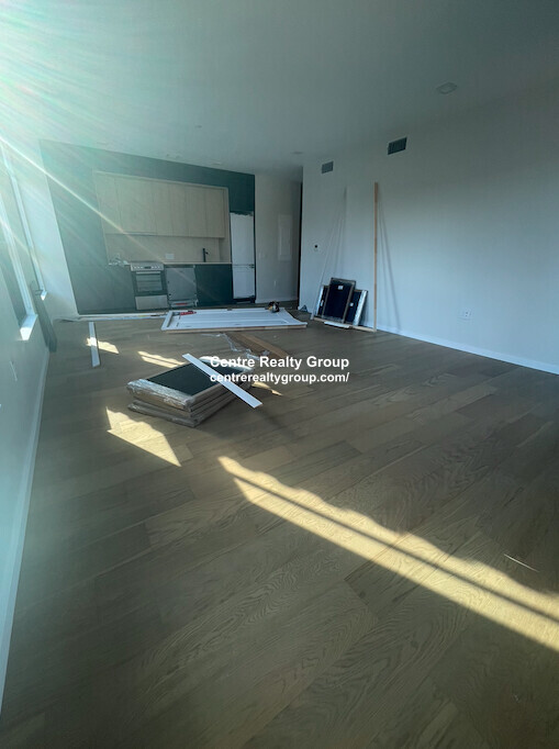 9 11 Burney, Mission Hill