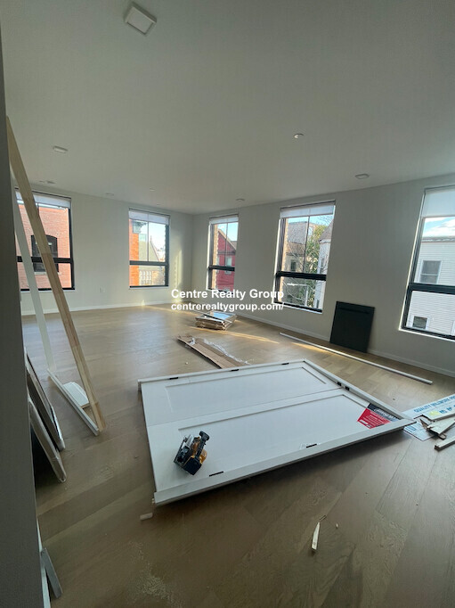 9 11 Burney, Mission Hill