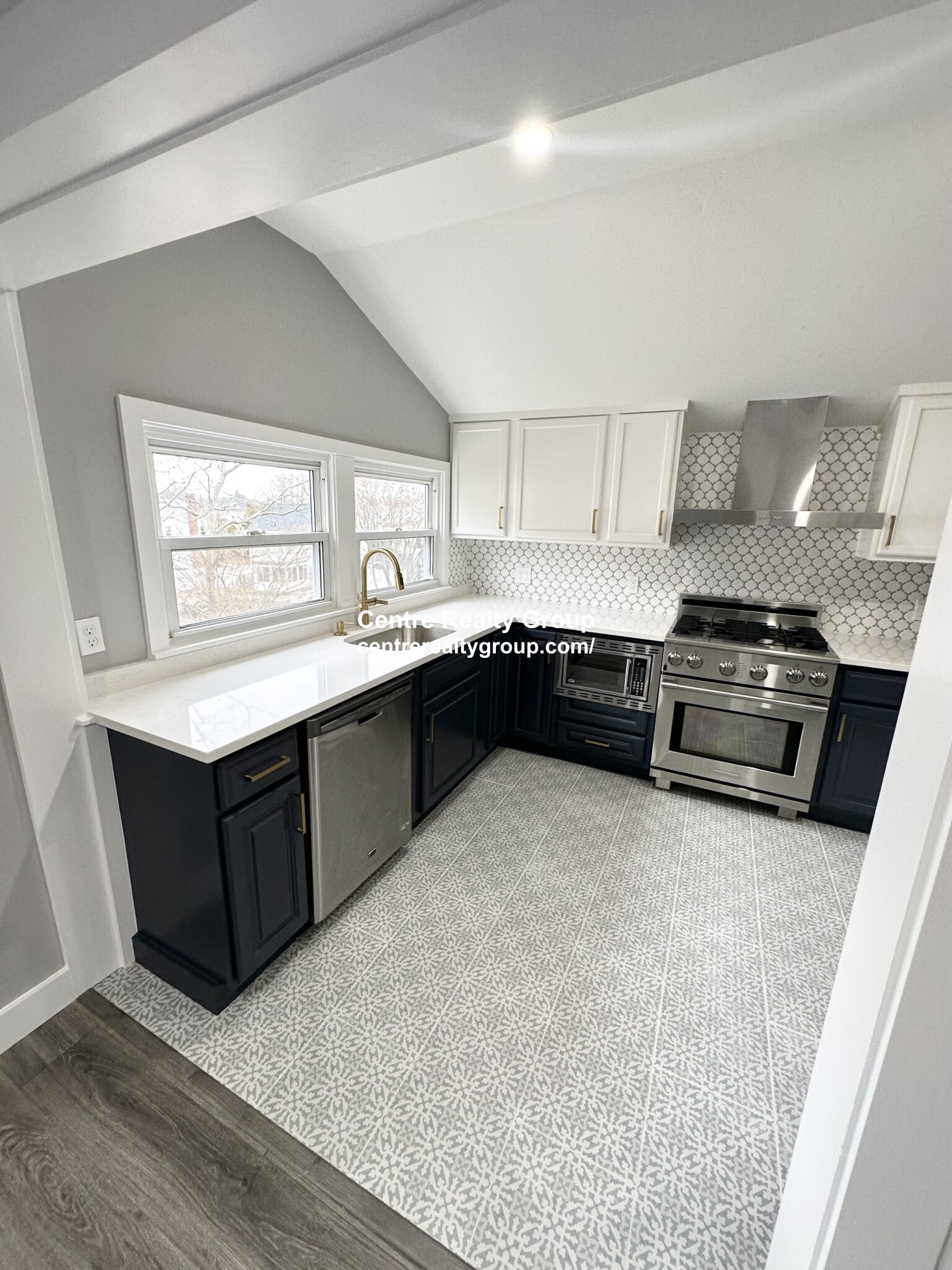 21 Richie Rd, Quincy