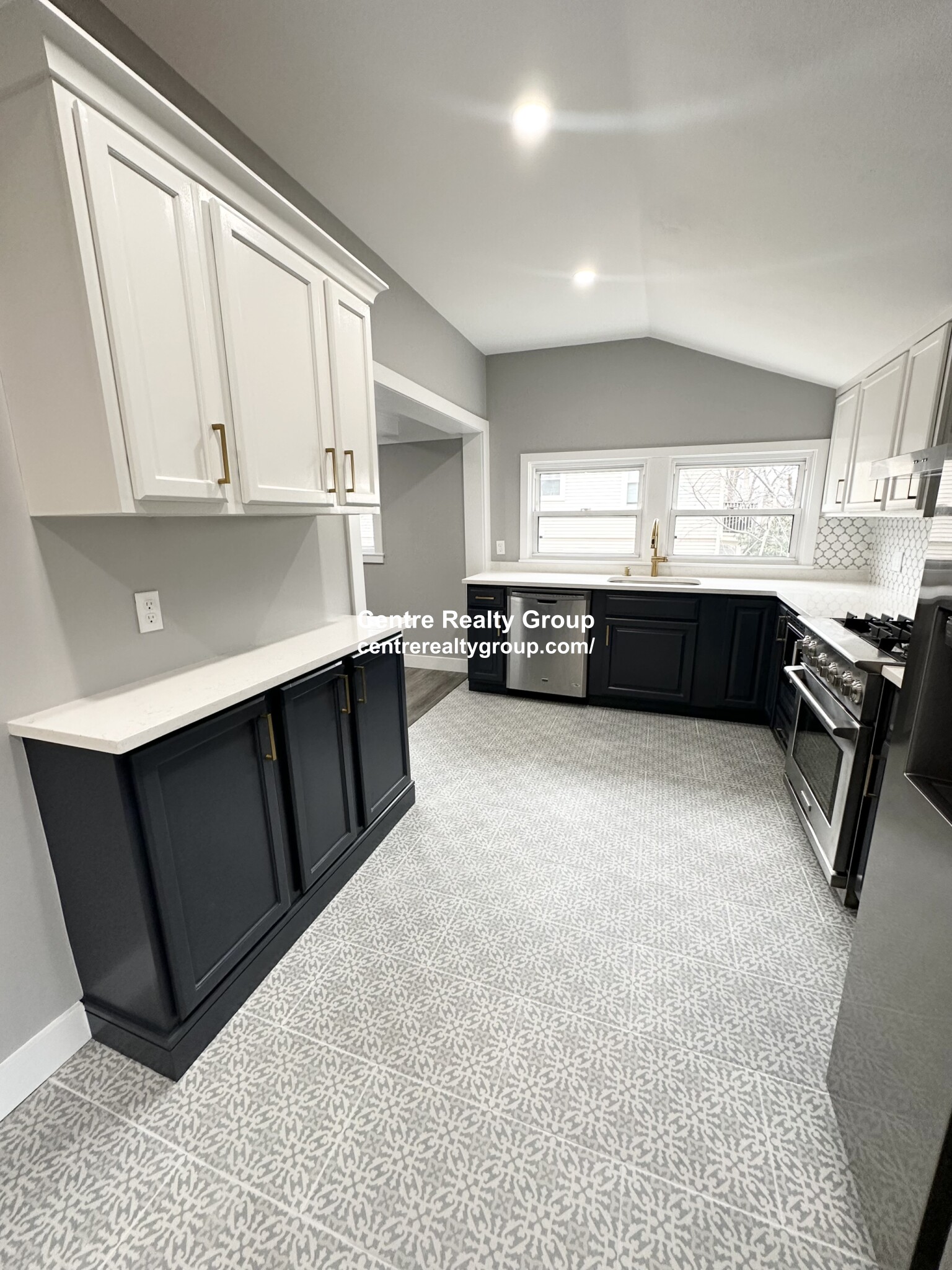 21 Richie Rd, Quincy