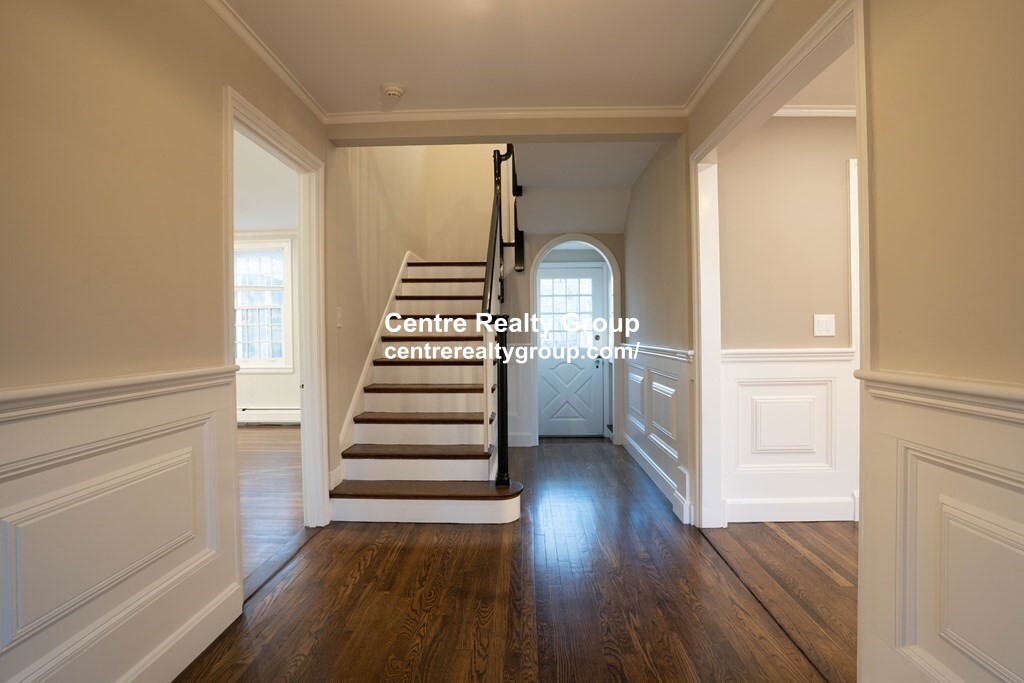 40 Pudding Stone Ln, Newton