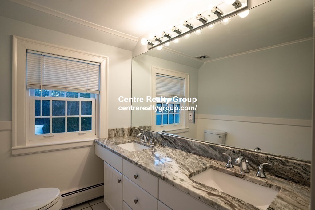 40 Pudding Stone Ln, Newton