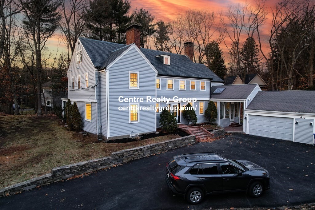 40 Pudding Stone Ln, Newton