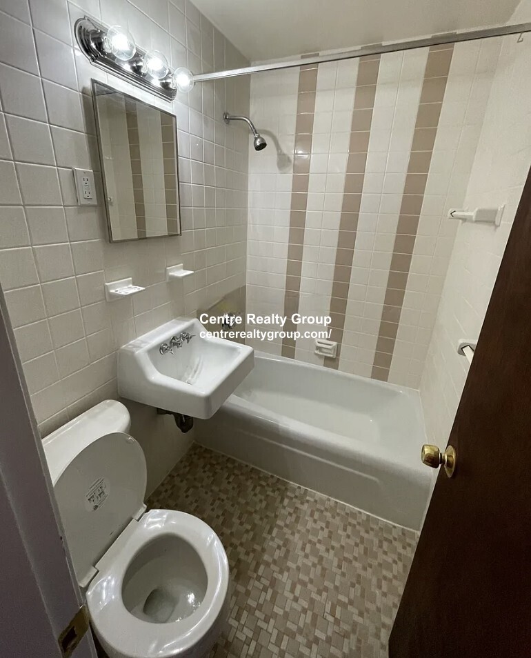 160 North Beacon St, Brighton