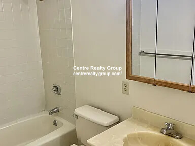 Photos of apartment on Farwell St.,Newton MA 02460