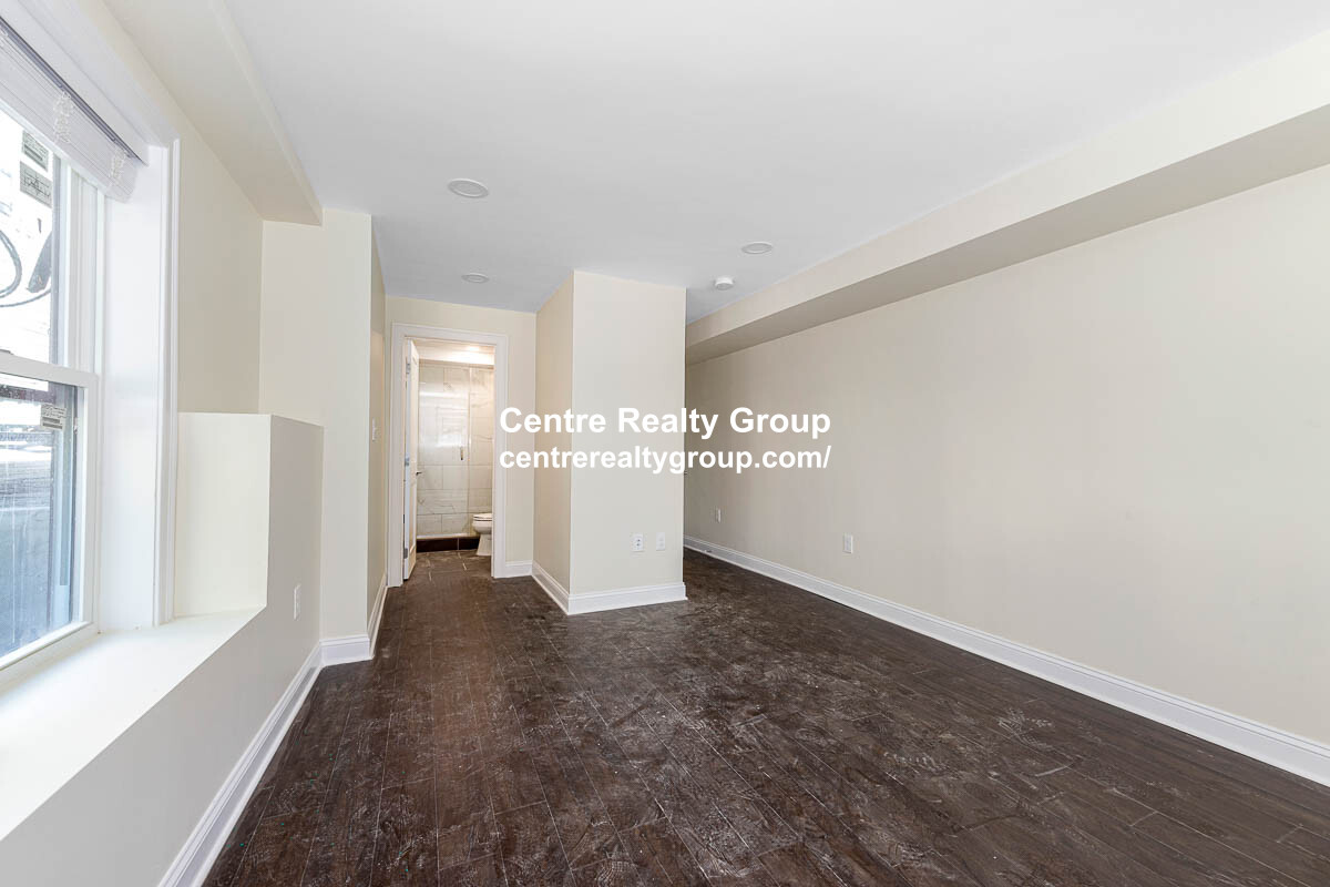 75 Lexington St, Waltham