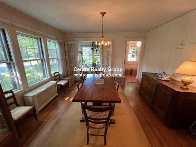 206 Middlesex Rd, Chestnut Hill