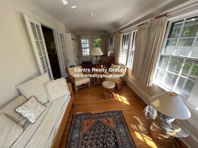 206 Middlesex Rd, Chestnut Hill