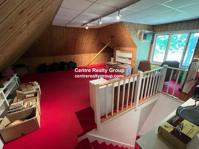 206 Middlesex Rd, Chestnut Hill