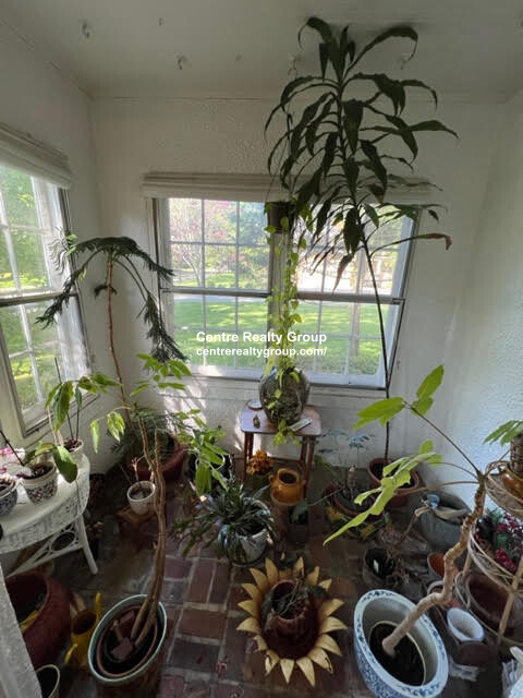 206 Middlesex Rd, Chestnut Hill