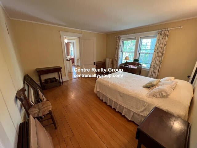 206 Middlesex Rd, Chestnut Hill