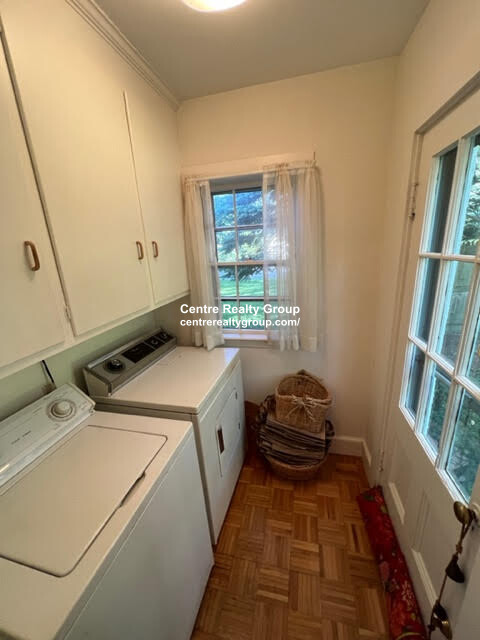 206 Middlesex Rd, Chestnut Hill