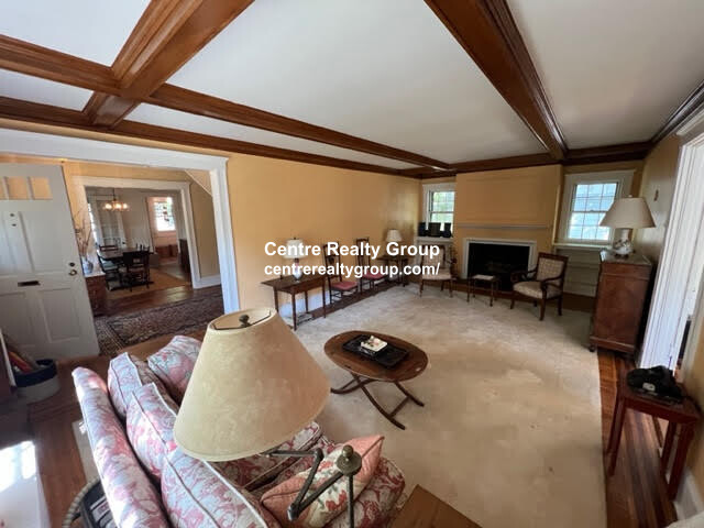 206 Middlesex Rd, Chestnut Hill