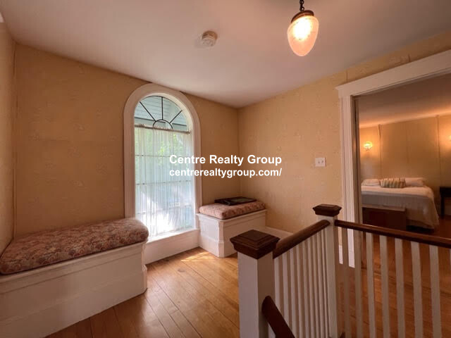 206 Middlesex Rd, Chestnut Hill