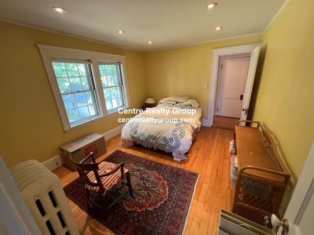 206 Middlesex Rd, Chestnut Hill