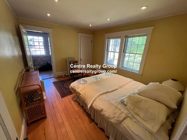 206 Middlesex Rd, Chestnut Hill