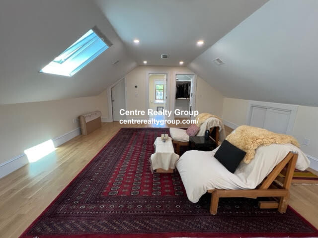 20 Ricker Ter, Newton