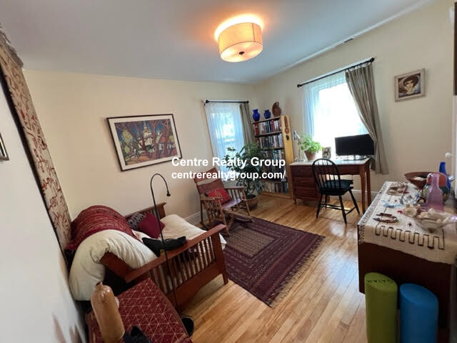 20 Ricker Ter, Newton