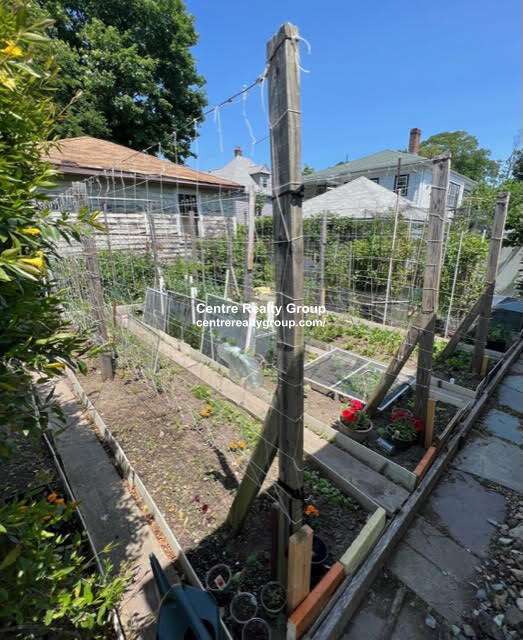 20 Ricker Ter, Newton