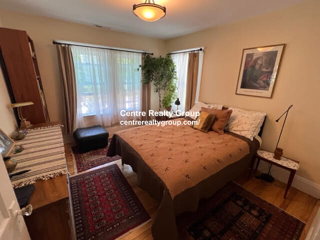 20 Ricker Ter, Newton