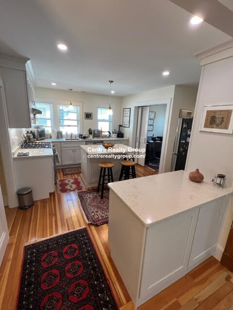 20 Ricker Ter, Newton