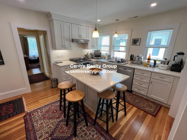 20 Ricker Ter, Newton