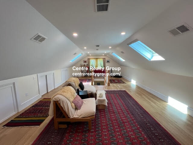 20 Ricker Ter, Newton