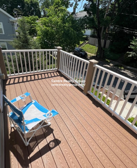 20 Ricker Ter, Newton