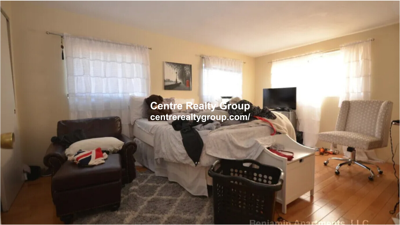 385 Dorchester St, South Boston