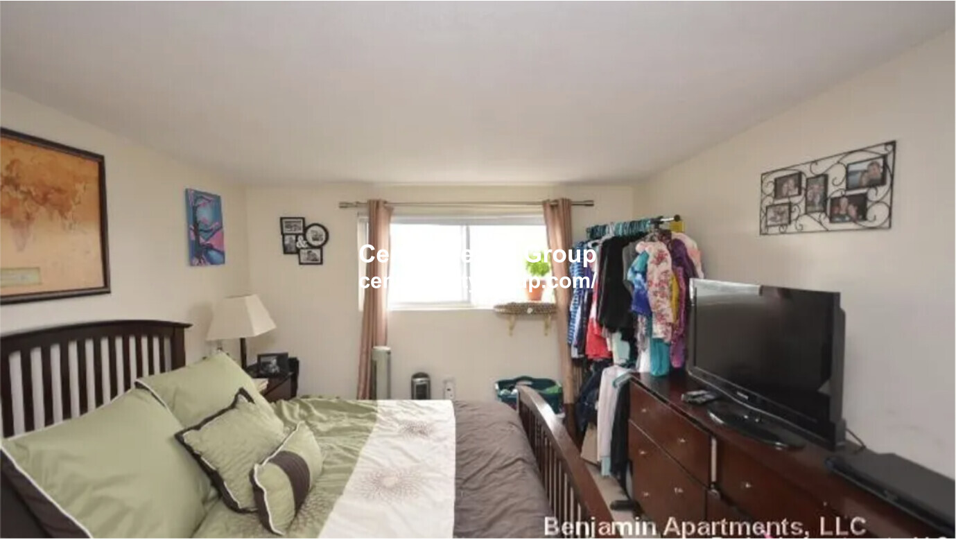 385 Dorchester St, South Boston