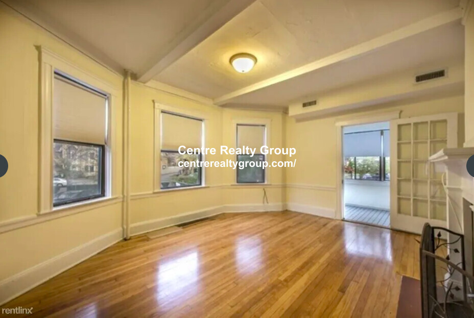 24 Hamilton Rd, North Brookline