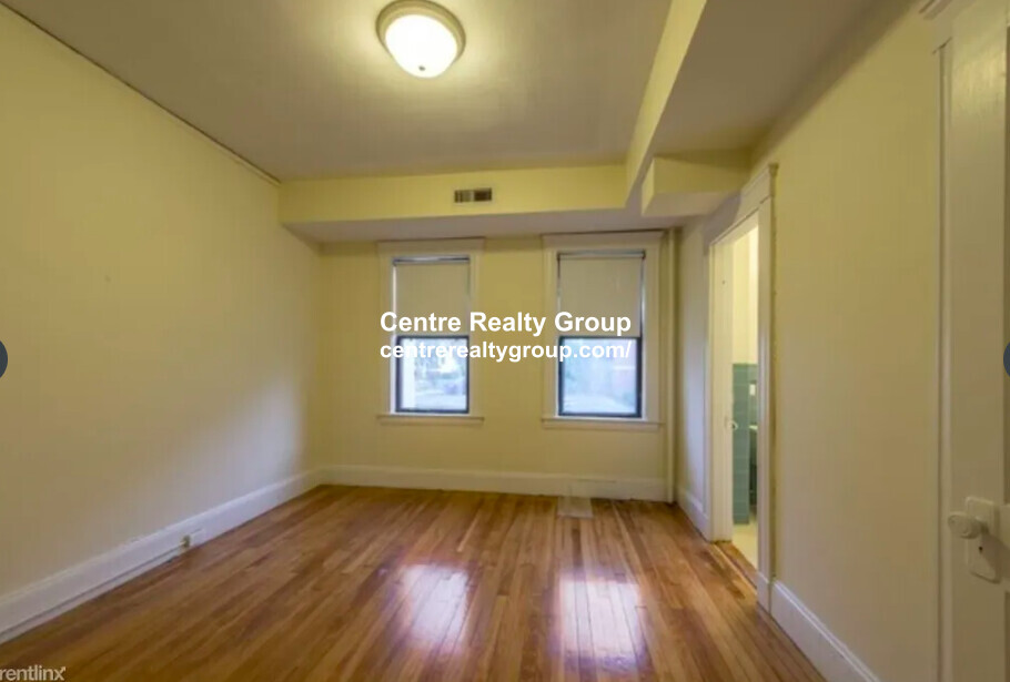 24 Hamilton Rd, North Brookline