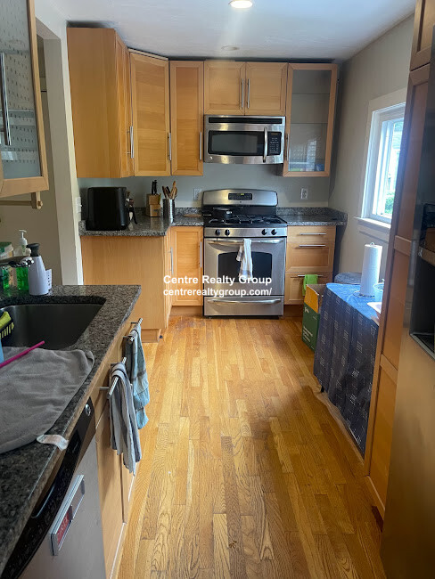 76 Austin St, Newton Centre