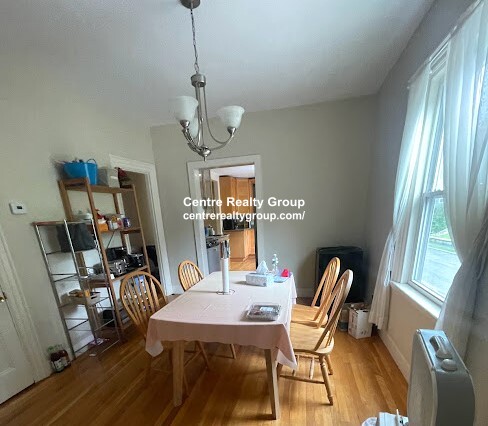 76 Austin St, Newton Centre