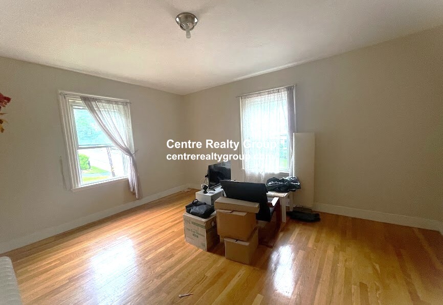 76 Austin St, Newton Centre