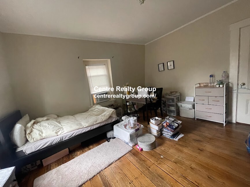 76 Austin St, Newton Centre