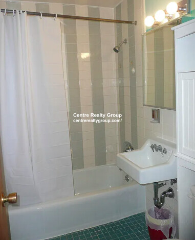 5050 Washington St, West Roxbury