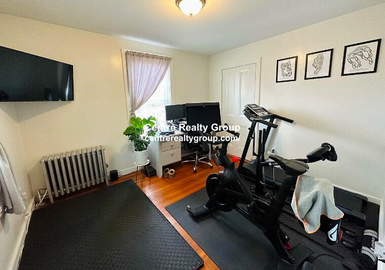 17 Munroe Ave, Banks Square