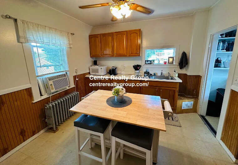 17 Munroe Ave, Banks Square