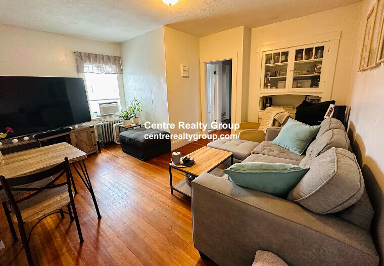 17 Munroe Ave, Banks Square