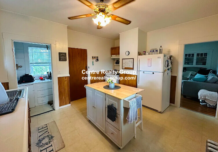 17 Munroe Ave, Banks Square