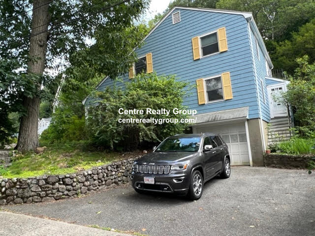 98 Atwood Ave, Newtonville